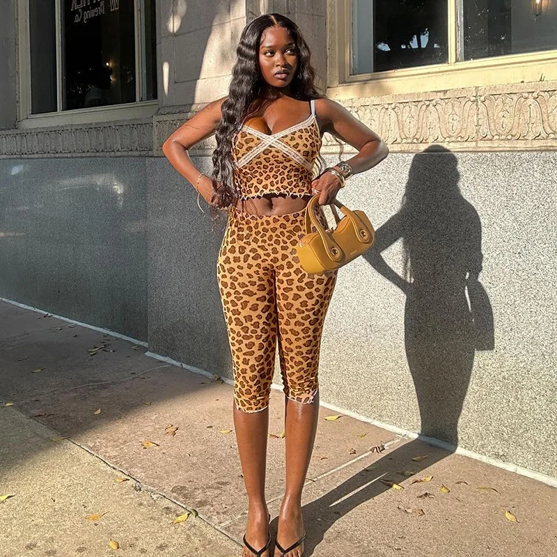 Women Lace Patchwork Leopard Print 2 Piece Set Sexy V-Neck Camisole and Short Pants Matching Tracksuit Summer Y2K Streetwear
Women Lace Patchwork Leopard Print 2 Piece Set Sexy V-Neck Camisole and Short Pants Matching Tracksuit Summer Y2K Streetwear