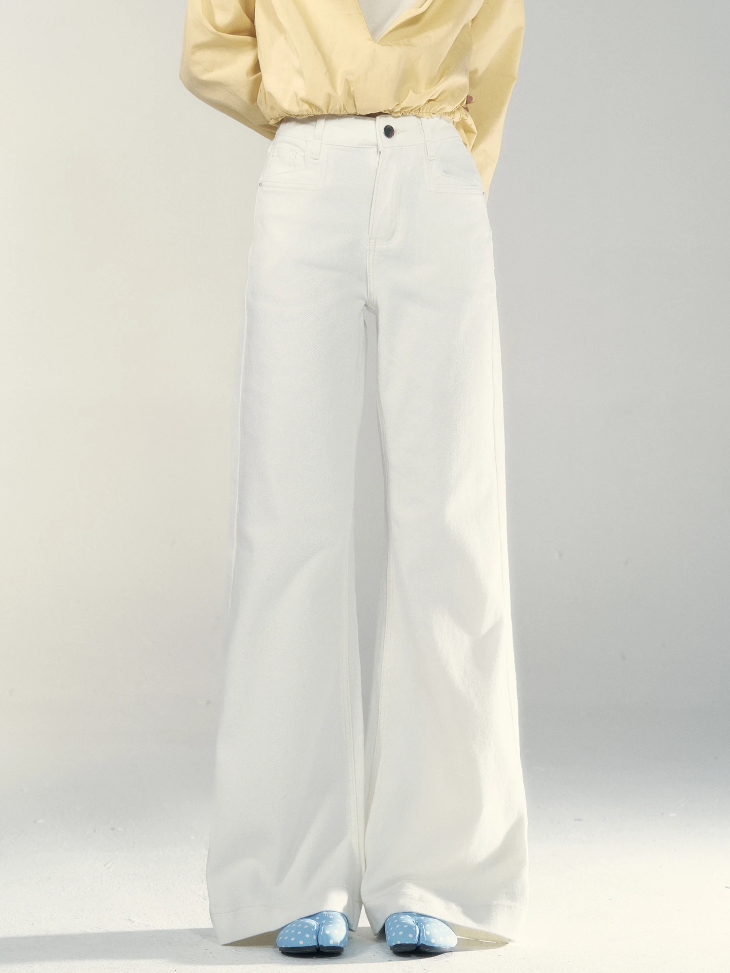 High Waist Bell Bottom White Denim Jeans Women's Spring 2026 New Style Versatile Straight Leg Long Pants Casual Commute Style
High Waist Bell Bottom White Denim Jeans Women's Spring 2026 New Style Versatile Straight Leg Long Pants Casual Commute Style