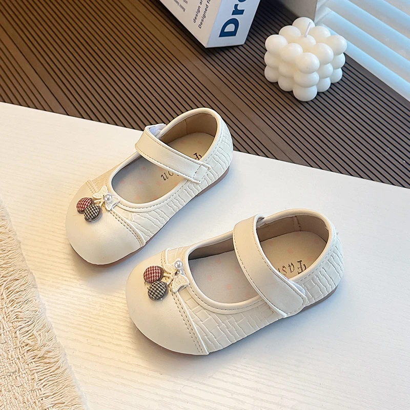 Детские туфли для девочек «Принцесса» с круглым носком, милые кожаные туфли на липучке, универсальные, новая модная коллекция 2026, детские туфли без каблука с мягкой подошвой
Детские туфли для девочек «Принцесса» с круглым носком, милые кожаные туфли на липучке, универсальные, новая модная коллекция 2026, детские туфли без каблука с мягкой подошвой