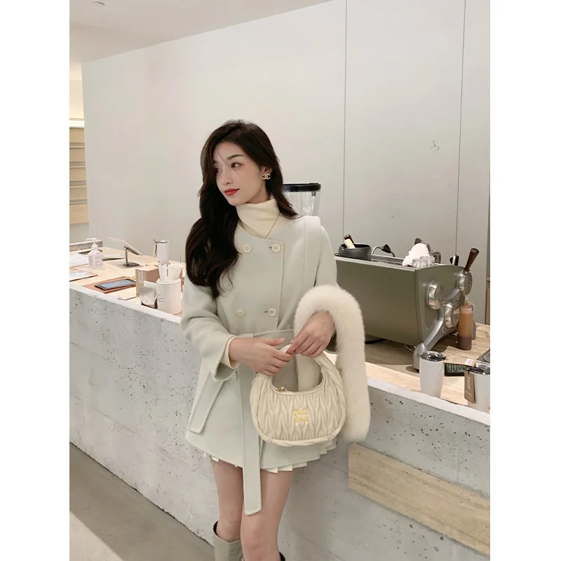 Chen Double-Faced Camere Coat Women's round Ne Double-Buttoned Autumn Winter High-End Woolen Outerwear Korean Sle Commute
Chen Double-Faced Camere Coat Women's round Ne Double-Buttoned Autumn Winter High-End Woolen Outerwear Korean Sle Commute