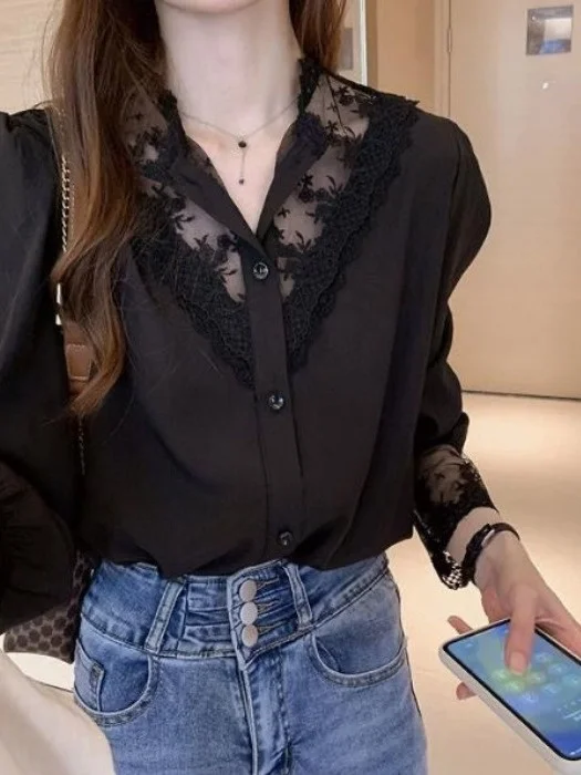Lace Paneling Chiffon Shirt Women's Spring Autumn New Design Loose Personality Match All Pure Color V-neck Button up Top
Lace Paneling Chiffon Shirt Women's Spring Autumn New Design Loose Personality Match All Pure Color V-neck Button up Top