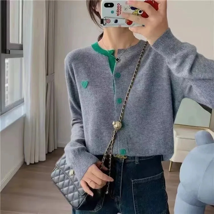 2024 Autumn and Winter New Korean Style Crewneck Sweater Coat Women's Loose Sweat Knitted Long Sleeve Cardigan Top Casual L445
2024 Autumn and Winter New Korean Style Crewneck Sweater Coat Women's Loose Sweat Knitted Long Sleeve Cardigan Top Casual L445