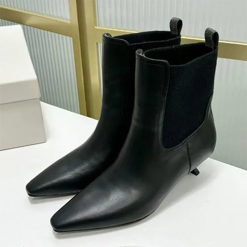 Сексуальные короткие сапоги на каблуке «котенок», женские замшевые кожаные туфли с острым носком, подиумные туфли, женские ботильоны на высоком каблуке с бусинами
Сексуальные короткие сапоги на каблуке «котенок», женские замшевые кожаные туфли с острым носком, подиумные туфли, женские ботильоны на высоком каблуке с бусинами