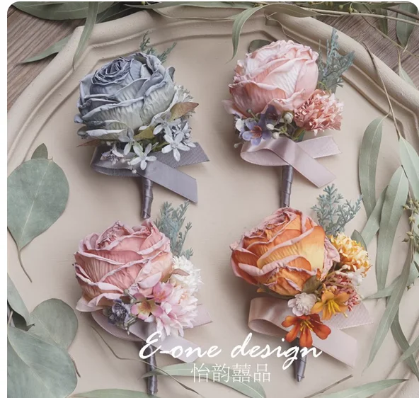 Forest wedding bride groom bridesmaid groomsman father mother wedding corsage wrist flower hand with meeting flowers.
Forest wedding bride groom bridesmaid groomsman father mother wedding corsage wrist flower hand with meeting flowers.