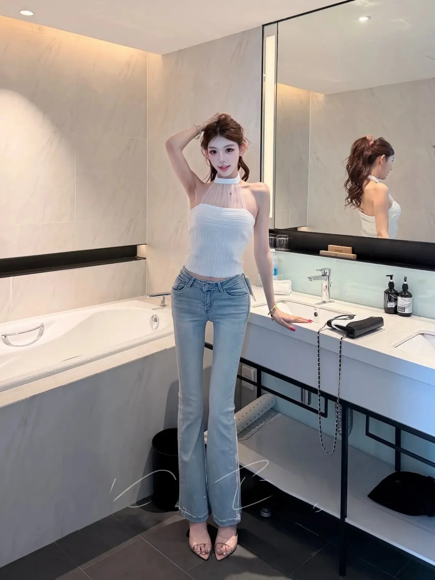 Slim Fit High Waist Denim Jeans Women's Light Blue Bootcut Jeans High Elasticity Washed out Straight Leg Pants
Slim Fit High Waist Denim Jeans Women's Light Blue Bootcut Jeans High Elasticity Washed out Straight Leg Pants