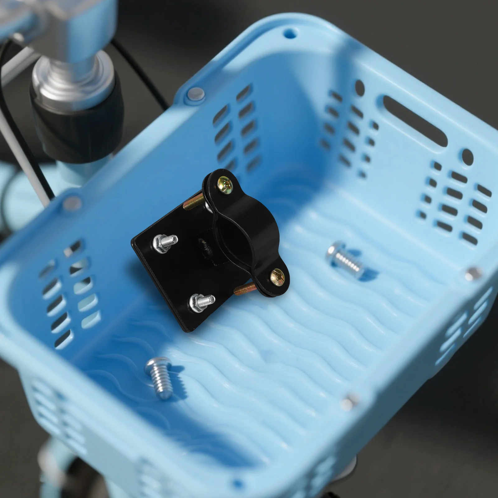 1pcs Bicycle Basket Bracket: Universal Front Mounting Support For Metal Bike Basket Durable Cargo Rack Adapter Commuting
1pcs Bicycle Basket Bracket: Universal Front Mounting Support For Metal Bike Basket Durable Cargo Rack Adapter Commuting