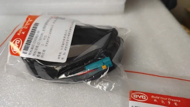 Новый оригинальный видеорегистратор BYD ATTO3 YUAN PLUS Dolphin Premium с кабелем 3,5 м, автомобильный рекордер, камера, проводной видеорегистратор 
Новый оригинальный видеорегистратор BYD ATTO3 YUAN PLUS Dolphin Premium с кабелем 3,5 м, автомобильный рекордер, камера, проводной видеорегистратор