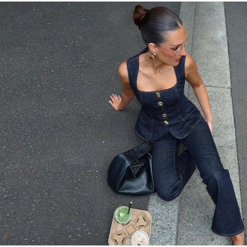 Vintage Women's Denim Sleeveless Set Crop Top With Chic Buttons Matching High Waist Slim Fit Jeans Casual Streetwear Outfits
Vintage Women's Denim Sleeveless Set Crop Top With Chic Buttons Matching High Waist Slim Fit Jeans Casual Streetwear Outfits
