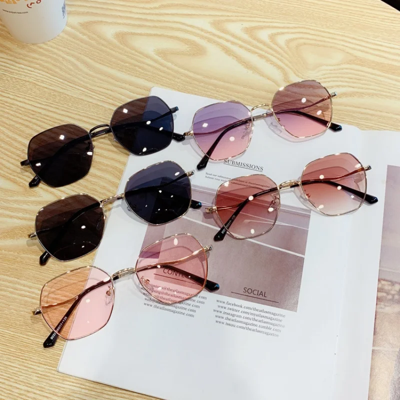 Fashionable Sunglasses New Sunglasses Women's UV-Proof Transparent Pink Purple Women
Fashionable Sunglasses New Sunglasses Women's UV-Proof Transparent Pink Purple Women