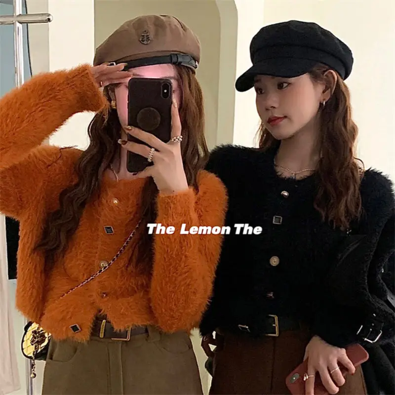 Fashion Buttons O-neck Knitting Cardigan Coat Women Autumn Winter Simplicity Office Lady Sweater Casual All-match Knitwear Tops
Fashion Buttons O-neck Knitting Cardigan Coat Women Autumn Winter Simplicity Office Lady Sweater Casual All-match Knitwear Tops
