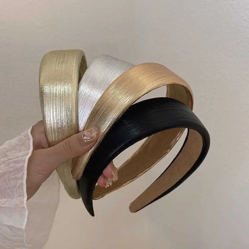 South Korea Vintage Headwear Colorful Fashion Silver Wide Sponge Hair-Hoop Headband Hair Fixer High Skull Top Temperament
South Korea Vintage Headwear Colorful Fashion Silver Wide Sponge Hair-Hoop Headband Hair Fixer High Skull Top Temperament