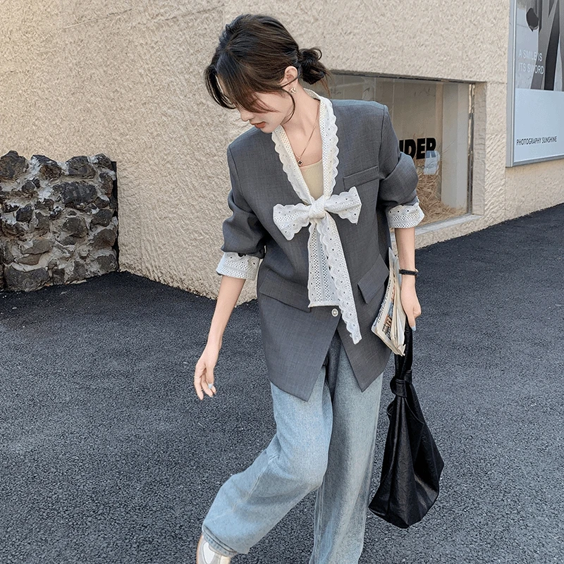 Design Inspired Lace Patchwork Suit Jacket For Women In Spring And Autumn 2025, New Casual And Loose Style Top
Design Inspired Lace Patchwork Suit Jacket For Women In Spring And Autumn 2025, New Casual And Loose Style Top