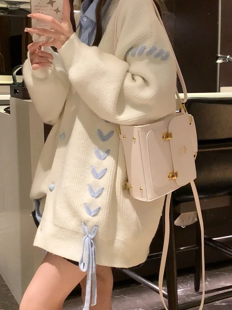 Новый зимний вязаный кардиган-свитер для женщин больших размеров, мягкий и уютный, с узором в виде сердечек, на завязках, весна-осень
Новый зимний вязаный кардиган-свитер для женщин больших размеров, мягкий и уютный, с узором в виде сердечек, на завязках, весна-осень