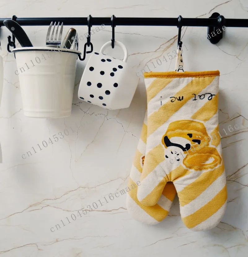 NEW Cotton Baking Gloves Oven Specific Gloves Kitchen Microwave Oven Thickened Insulation
NEW Cotton Baking Gloves Oven Specific Gloves Kitchen Microwave Oven Thickened Insulation