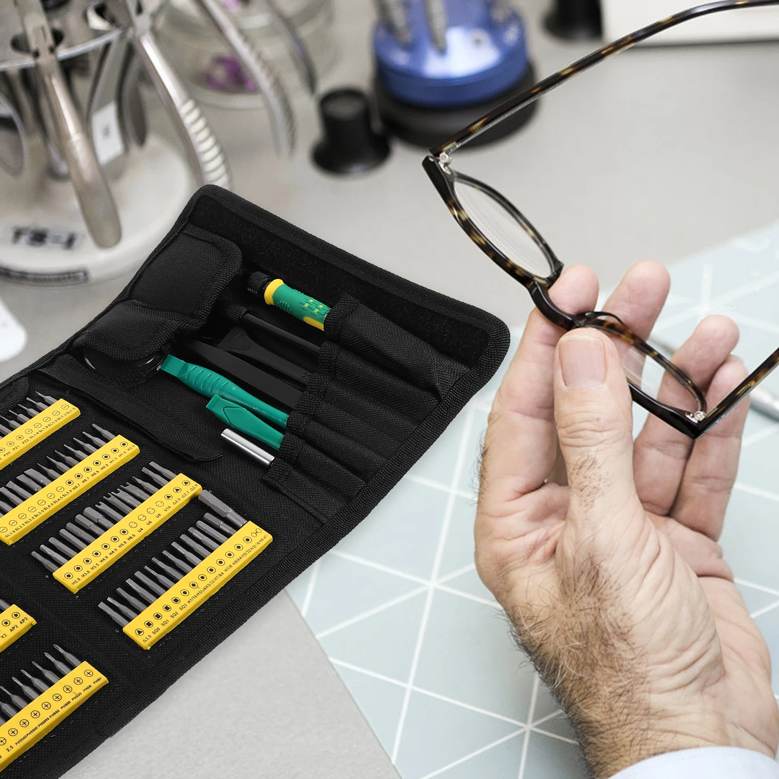 126 in 1 Screwdriver Kit Repair Tools Phone Watch Glasses Electronics Maintenance Vanadium Steel Storage
126 in 1 Screwdriver Kit Repair Tools Phone Watch Glasses Electronics Maintenance Vanadium Steel Storage