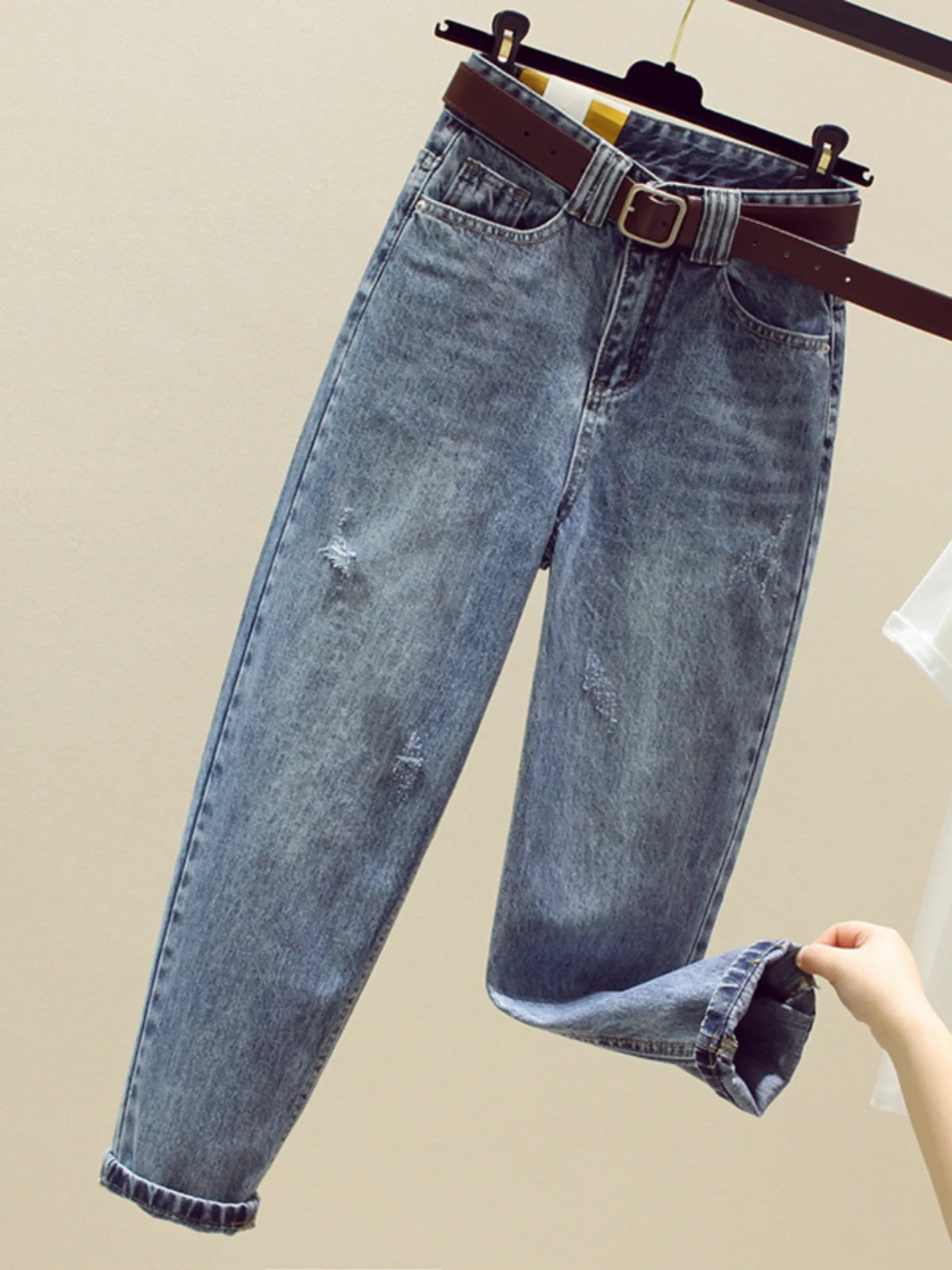 High Waist Loose Fit Denim Jeans Women's Autumn Winter New Style Korean Version plus Size Harem Dad Style Carrot Shape Pants
High Waist Loose Fit Denim Jeans Women's Autumn Winter New Style Korean Version plus Size Harem Dad Style Carrot Shape Pants