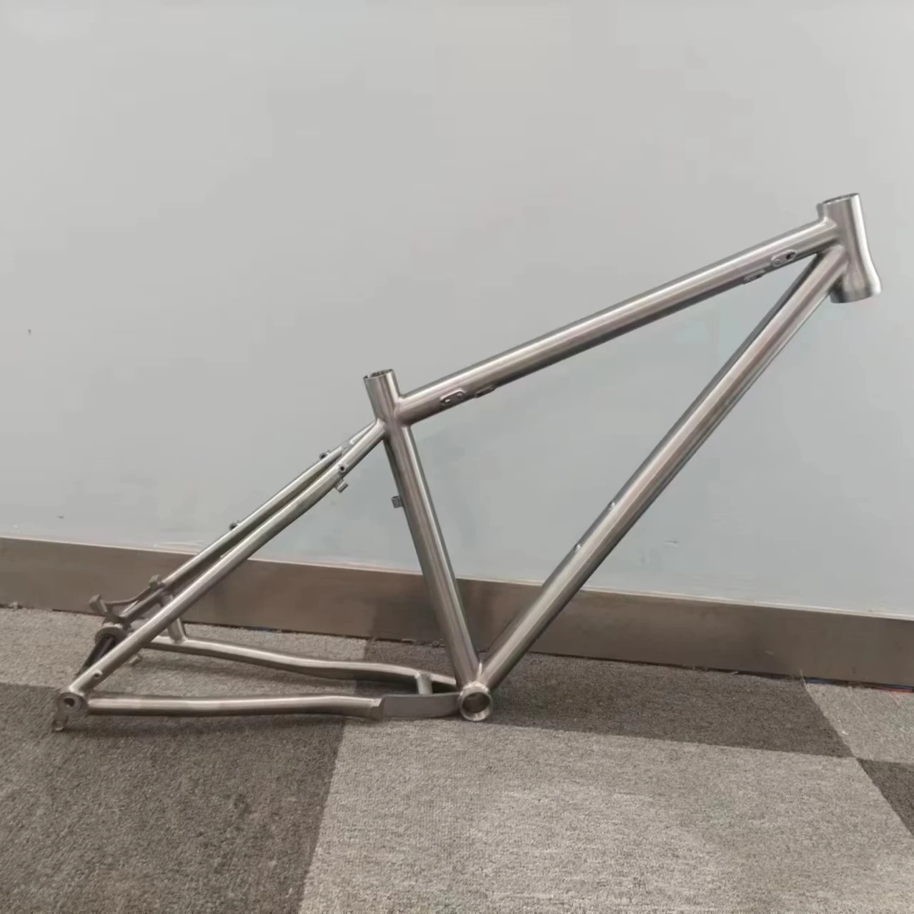 Thru-axle 12*142/148 Titanium Alloy Bike Frame 26''/27.5''/29er for Mountain MTB Bicycle 
Thru-axle 12*142/148 Titanium Alloy Bike Frame 26''/27.5''/29er for Mountain MTB Bicycle