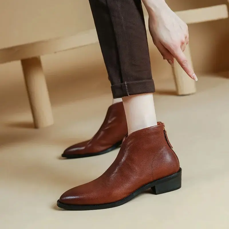 Women Ankle Boots British Style Modern Botas Autumn Spring Daily Shoes Back Zip Winter Botas Pointed Toe Ladies Cowhide Shoes
Women Ankle Boots British Style Modern Botas Autumn Spring Daily Shoes Back Zip Winter Botas Pointed Toe Ladies Cowhide Shoes