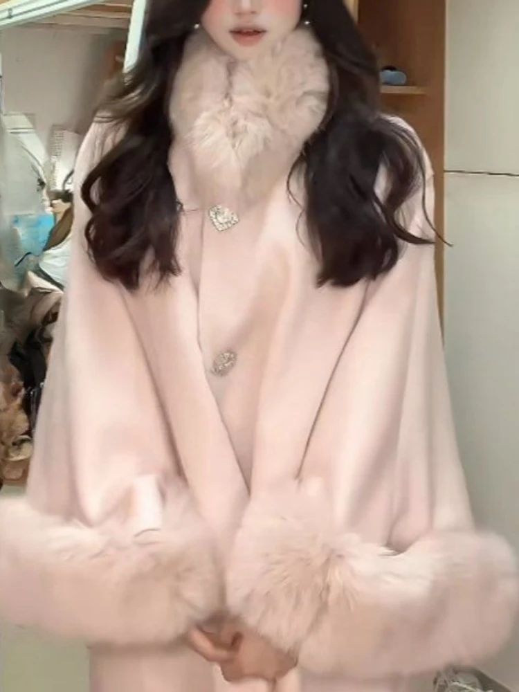 New Design Fur Collar Vintage Chic Soft Jacket Women Winter French Elegant Woolen Warm Coat Aesthetic Fashion Long Sleeve Outfit
New Design Fur Collar Vintage Chic Soft Jacket Women Winter French Elegant Woolen Warm Coat Aesthetic Fashion Long Sleeve Outfit