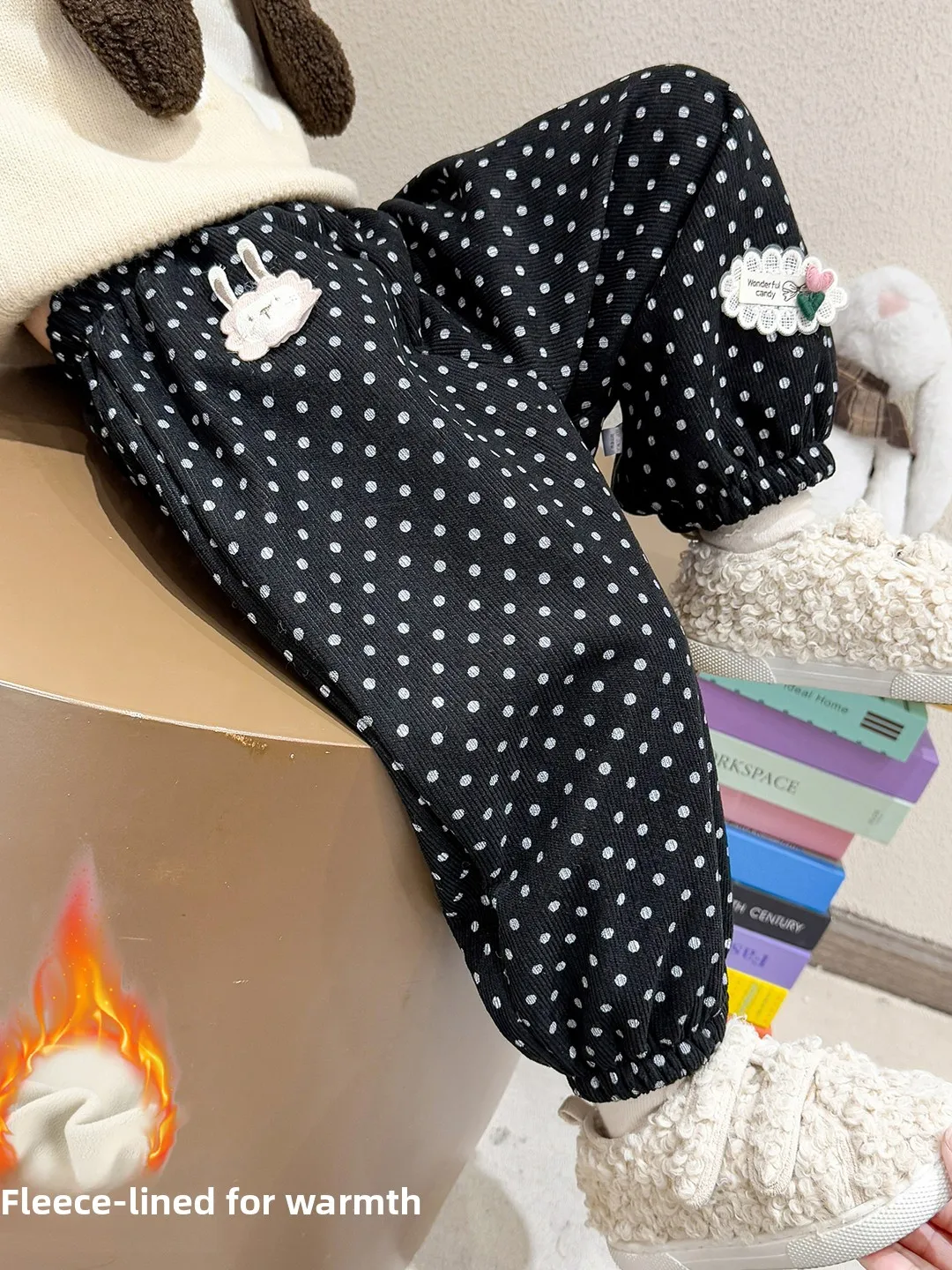 Брюки с заплатками в горошек для девочек, новые зимние модные теплые свободные брюки с манжетами, длинные брюки с высокой талией
Брюки с заплатками в горошек для девочек, новые зимние модные теплые свободные брюки с манжетами, длинные брюки с высокой талией