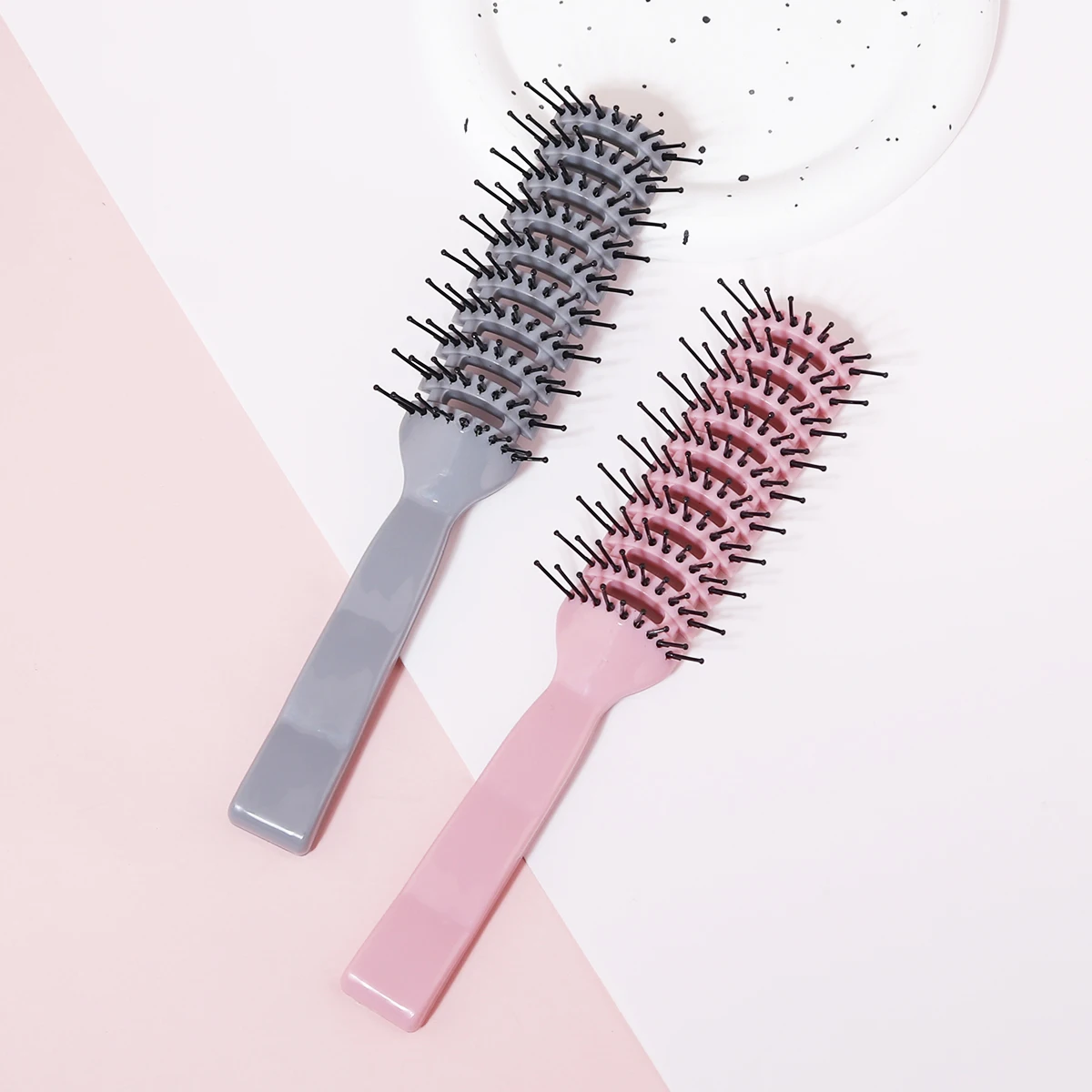 Professional pork rib comb, anti-static and tangle proof, suitable for dry and wet hair, special for real hair wigs
Professional pork rib comb, anti-static and tangle proof, suitable for dry and wet hair, special for real hair wigs