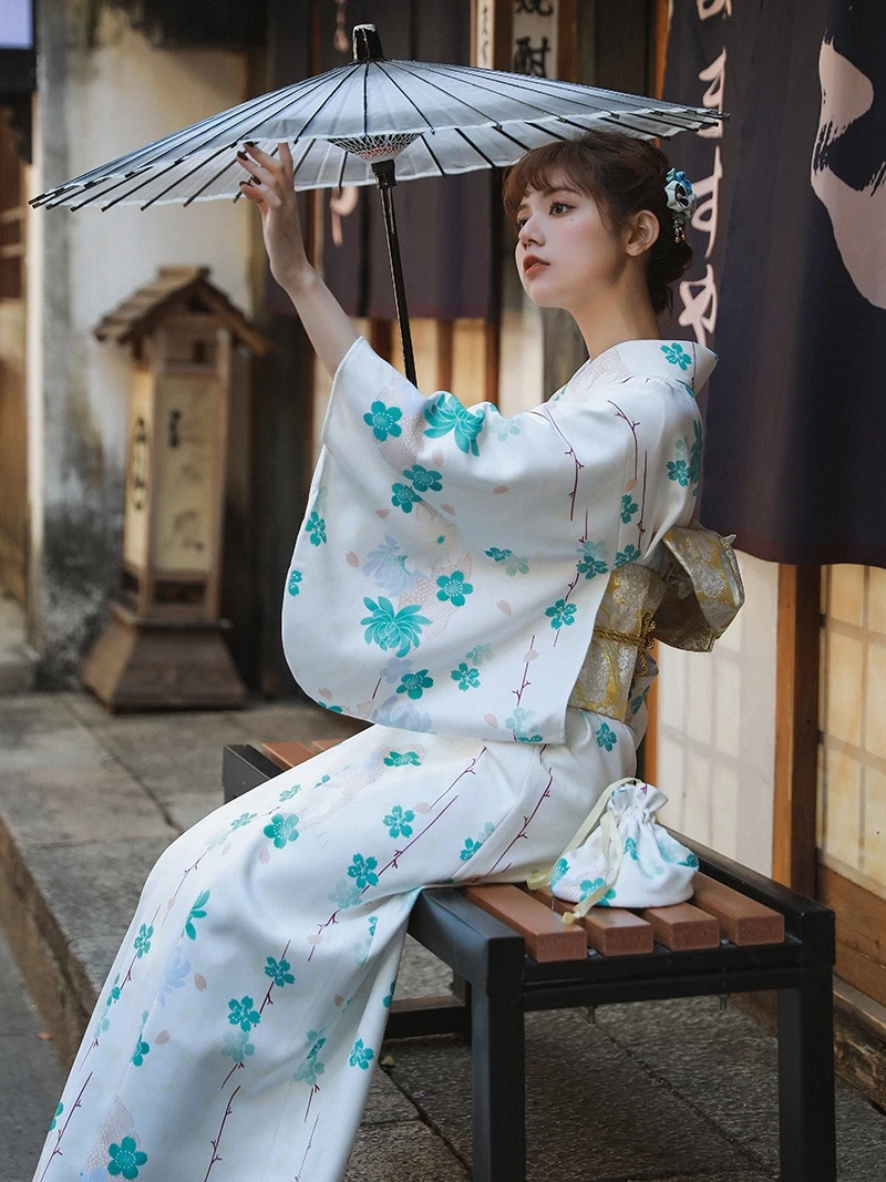 Women's Japanese Traditional Yukata Photography Dress Vintage Style Kimono Bathrobe Cosplay Costume Performing Wear
Women's Japanese Traditional Yukata Photography Dress Vintage Style Kimono Bathrobe Cosplay Costume Performing Wear