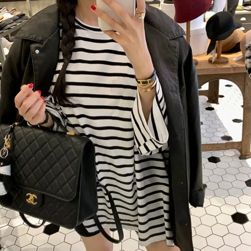 Spring Faionable Striped Base Layer T-irt Women's Loose Fit Cotton Long Sve round Ne Casual Versatile Top
Spring Faionable Striped Base Layer T-irt Women's Loose Fit Cotton Long Sve round Ne Casual Versatile Top