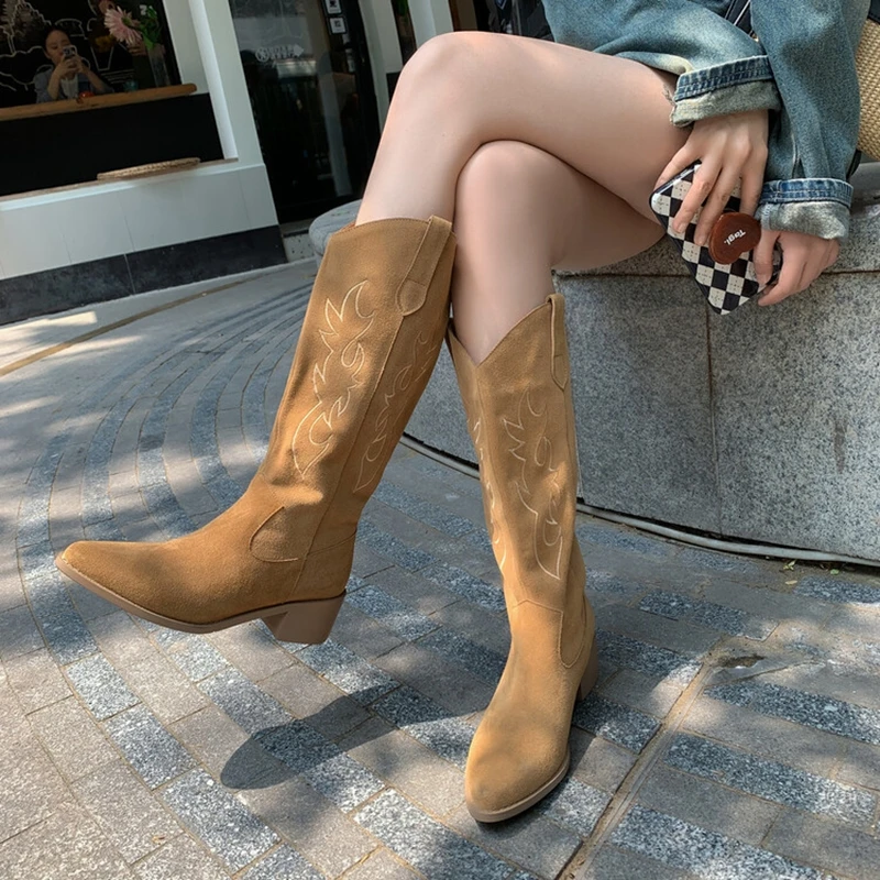 Autumn Women Boots Cow Suede Leather Shoes for Women Square Toe Chunky Heel Western Boots Retro Long Boots Women Knee High Boots
Autumn Women Boots Cow Suede Leather Shoes for Women Square Toe Chunky Heel Western Boots Retro Long Boots Women Knee High Boots