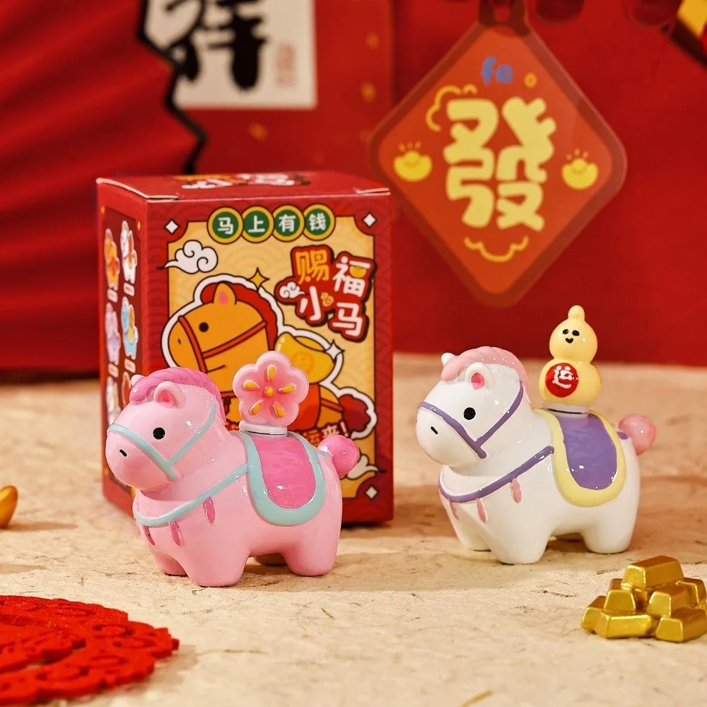 1/6 шт. Новые коллекционные миниатюрные фигурки лошадей из смолы в закрытых коробках, вращающиеся аксессуары для декора рабочего стола, таинственная коробка, украшение для офиса
1/6 шт. Новые коллекционные миниатюрные фигурки лошадей из смолы в закрытых коробках, вращающиеся аксессуары для декора рабочего стола, таинственная коробка, украшение для офиса