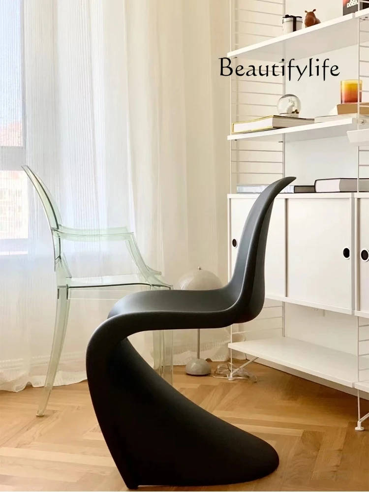 European-Style Simple Pantun Art Dining Chair Pan Tong Chair Personalized Creative Leisure Chair Quality Luxury
European-Style Simple Pantun Art Dining Chair Pan Tong Chair Personalized Creative Leisure Chair Quality Luxury