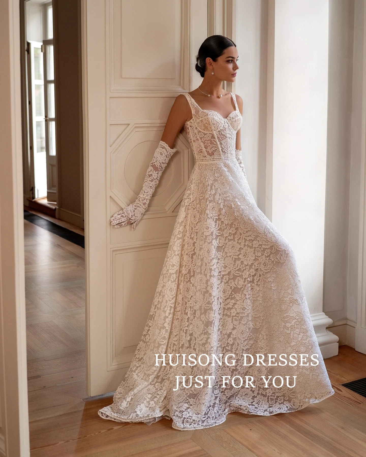 HUISONG Customized Lace Appliques Wedding Dresses Spaghetti Straps Sweetheart A-Line Beach Bridal Gown vestidos de novia
HUISONG Customized Lace Appliques Wedding Dresses Spaghetti Straps Sweetheart A-Line Beach Bridal Gown vestidos de novia