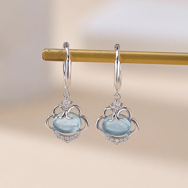 Blue Gemstone Egg-shaped Chinese Lucky Ruyi Lock Hoop Earrings
Blue Gemstone Egg-shaped Chinese Lucky Ruyi Lock Hoop Earrings