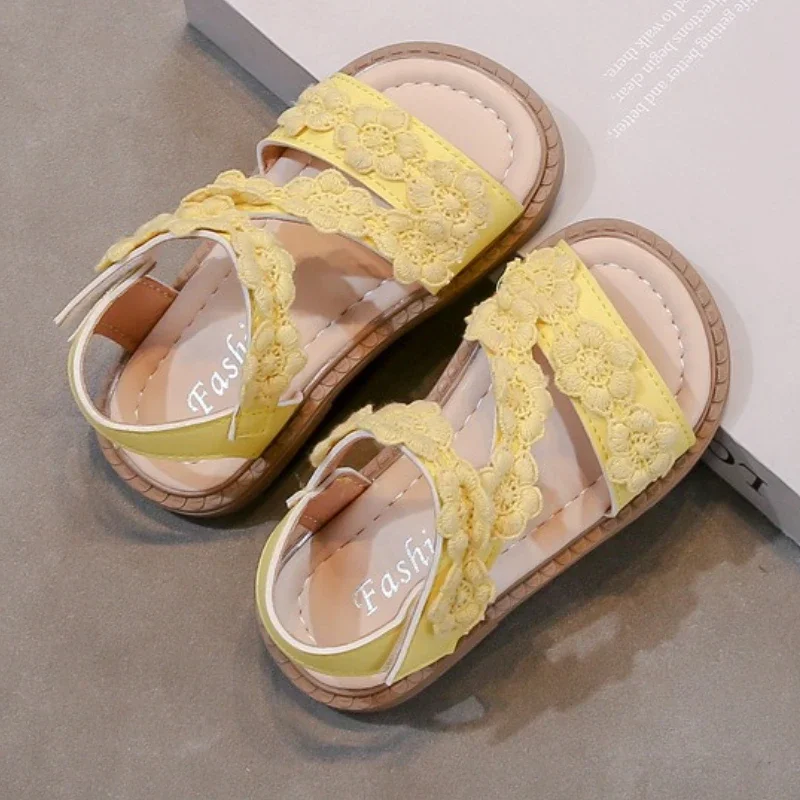 2025 Children Casual Sandals for Girls Summer New Fashion Korean Soft Sole Anti-slippery Versatile Chic Sweet Flowers Beach Shoe
2025 Children Casual Sandals for Girls Summer New Fashion Korean Soft Sole Anti-slippery Versatile Chic Sweet Flowers Beach Shoe