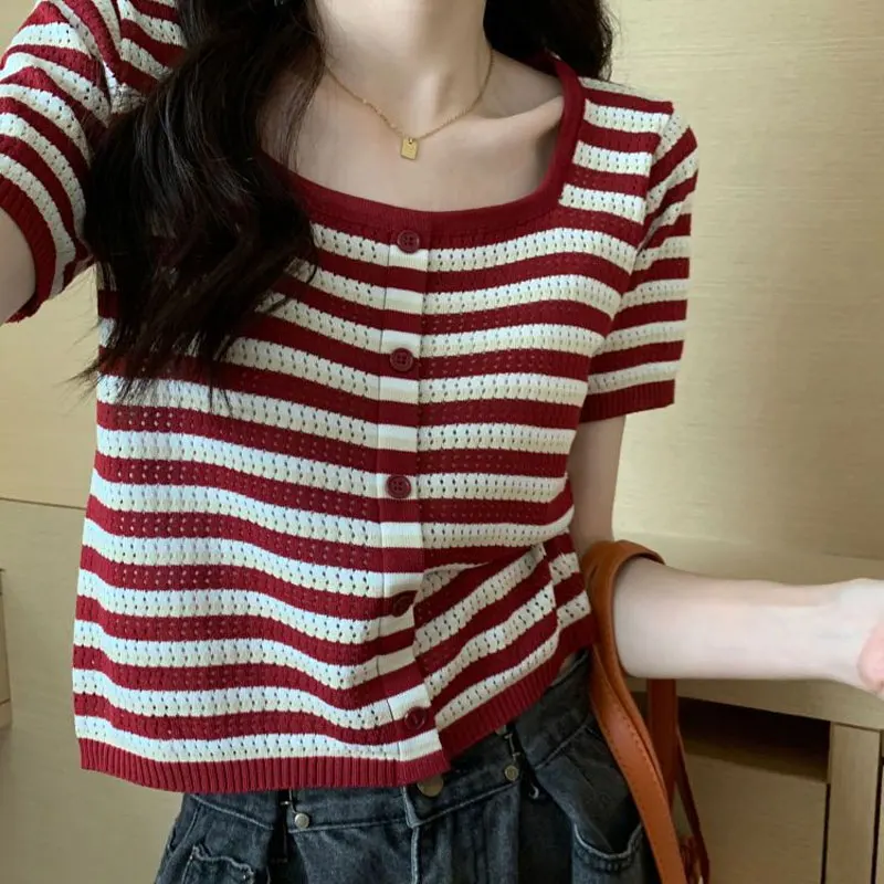 Casual Square Collar Knitted T-shirt Summer New Short Sleeve Female Clothing Korean Button Contrasting Colors Striped Pullovers
Casual Square Collar Knitted T-shirt Summer New Short Sleeve Female Clothing Korean Button Contrasting Colors Striped Pullovers