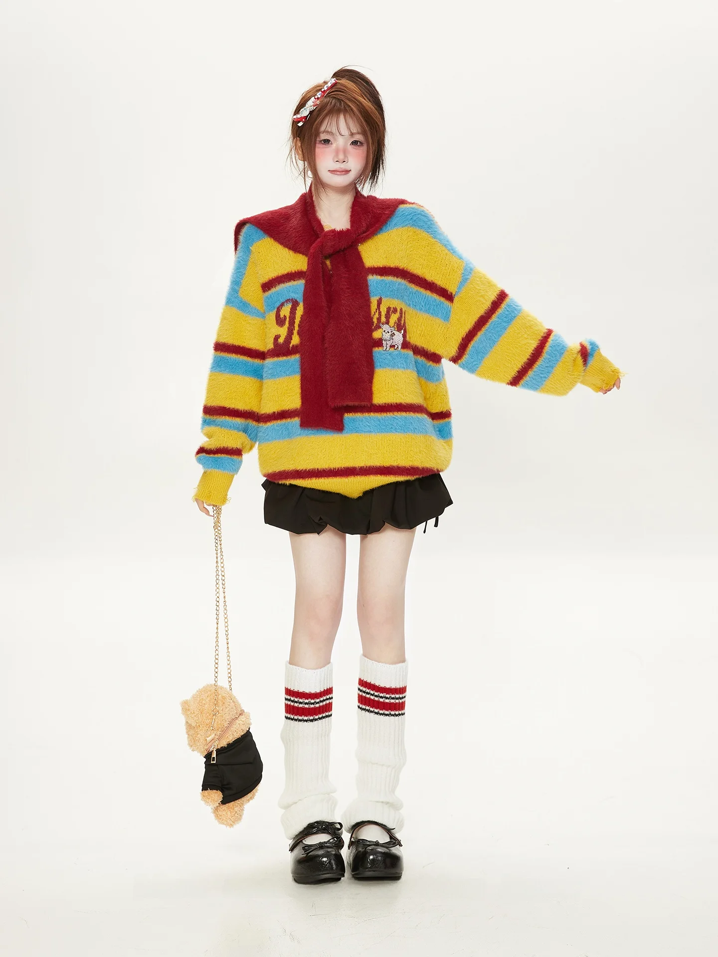 Повседневный полосатый свитер в американском стиле ретро с запахом, женский осенне-зимний свободный свитер для ленивой атмосферы, вязаный свитер для пары...
Повседневный полосатый свитер в американском стиле ретро с запахом, женский осенне-зимний свободный свитер для ленивой атмосферы, вязаный свитер для пары...