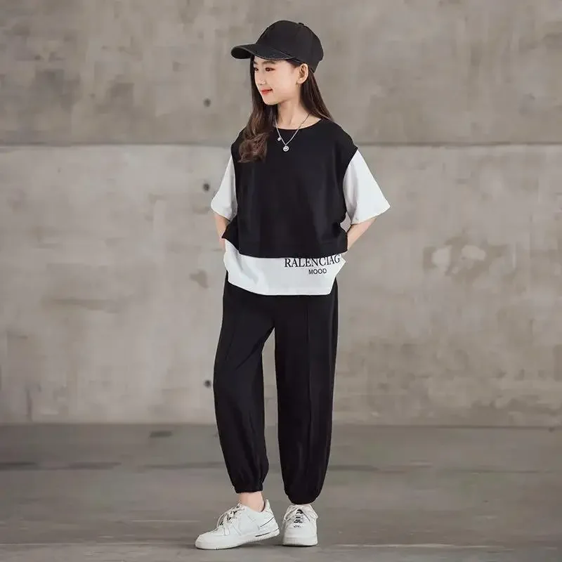 2024 NEW Girls Sports Suit Short Children Sleeve Hoodie + Loose Pants 2pcs Teenager Sets Kids Sportswear Outfits Summer Clothes
2024 NEW Girls Sports Suit Short Children Sleeve Hoodie + Loose Pants 2pcs Teenager Sets Kids Sportswear Outfits Summer Clothes