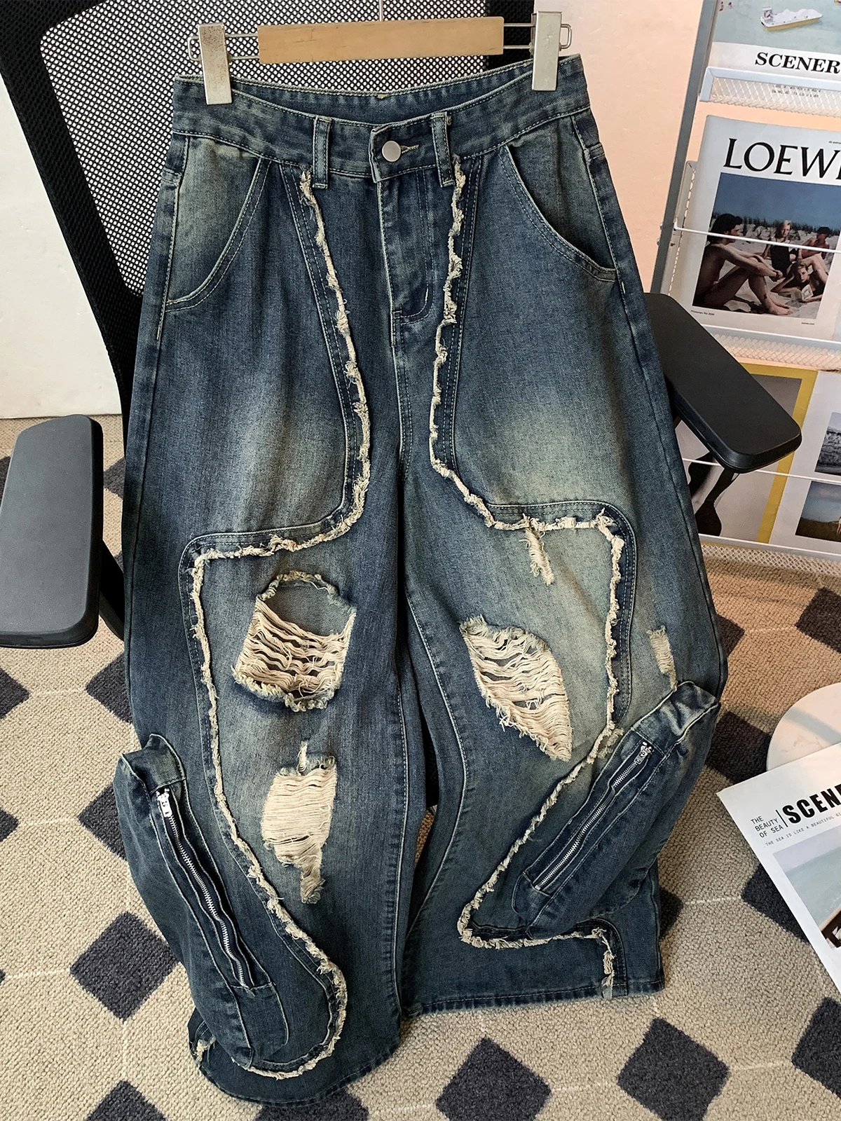 Ripped Denim Jeans Wide Leg Pants Bell Bottoms for Men And Women Patchwork Design Casual Straight Fit Long Trousers
Ripped Denim Jeans Wide Leg Pants Bell Bottoms for Men And Women Patchwork Design Casual Straight Fit Long Trousers
