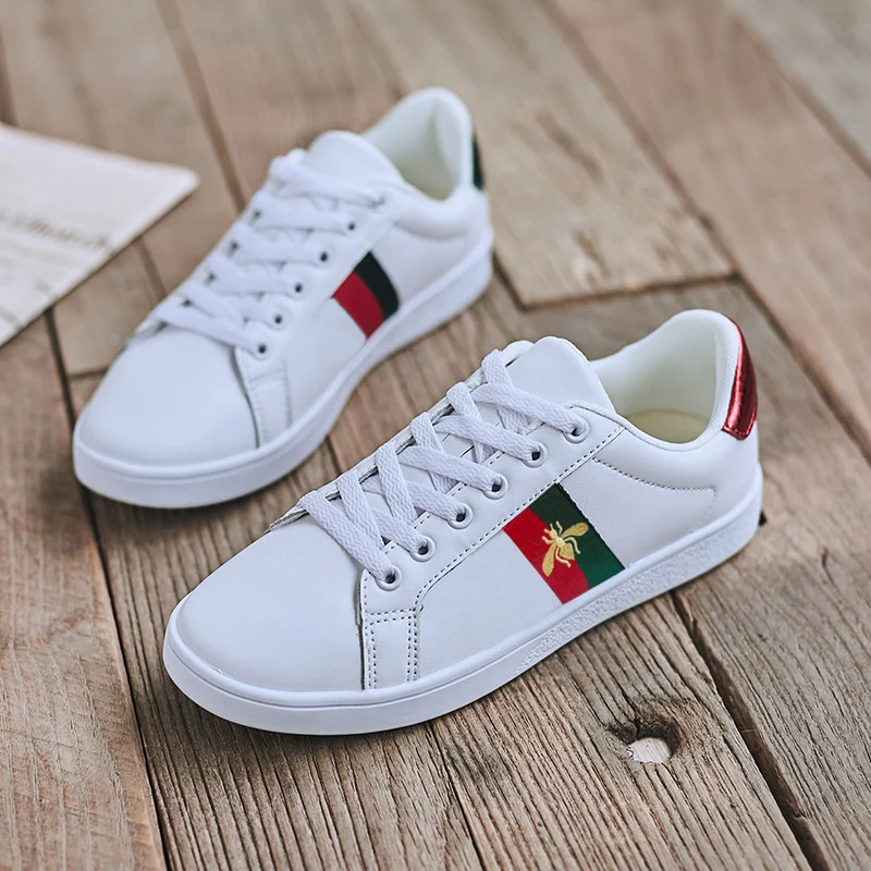 Luxury White Men's Bee Shoes Original Brand Sneakers Man Fashion Embroidery Shoes Women High Quality Designer Skateboard Shoes
Luxury White Men's Bee Shoes Original Brand Sneakers Man Fashion Embroidery Shoes Women High Quality Designer Skateboard Shoes