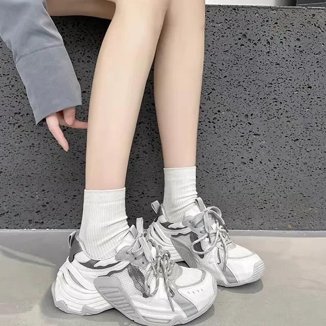 Unisex Casual Running Shoes Thick Bottom Leather Mesh Monster Dad Shoes Women's Fashionable Low Cut round Toe Rubber Sole
Unisex Casual Running Shoes Thick Bottom Leather Mesh Monster Dad Shoes Women's Fashionable Low Cut round Toe Rubber Sole