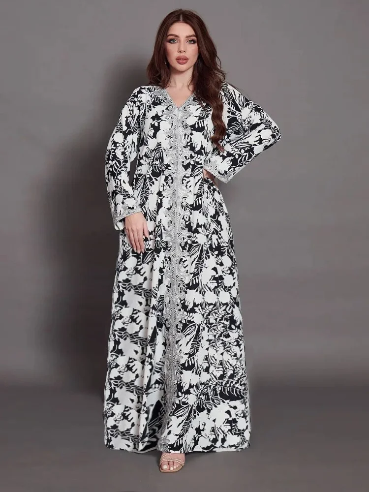 New Muslim Abaya Dubai Dress Cross Border Arab Fashion Ethnic Party Abaya Large Swing Muslim Dress for Women
New Muslim Abaya Dubai Dress Cross Border Arab Fashion Ethnic Party Abaya Large Swing Muslim Dress for Women