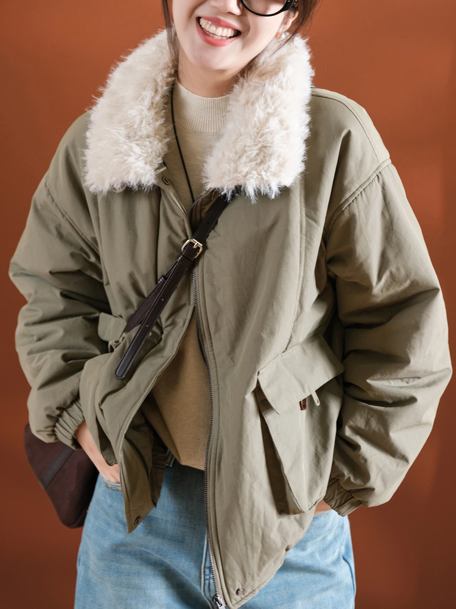 Loose Fit Long Sve Cotton Jaet with Faux Fur Collar Splicing Windproof Breathable Pure Color Zipper Closure Commute Sle
Loose Fit Long Sve Cotton Jaet with Faux Fur Collar Splicing Windproof Breathable Pure Color Zipper Closure Commute Sle