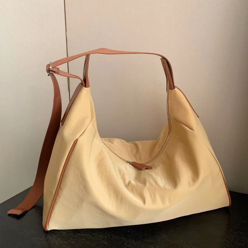 Casual Large Capacity Travel Messenger Bags For Women Luxury Designer Handbags Purses 2026 New In Polyester Wide Straps Shoulder
Casual Large Capacity Travel Messenger Bags For Women Luxury Designer Handbags Purses 2026 New In Polyester Wide Straps Shoulder