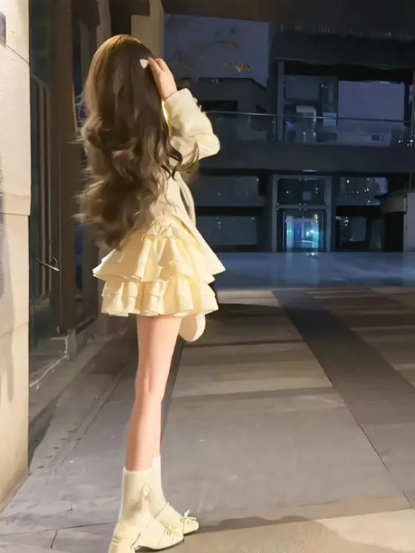 Шикарный комплект из юбки и топа: омолаживающий зимний модный комплект маленького размера, красивый, элегантный, удобный, короткий комплект с юбкой.
Шикарный комплект из юбки и топа: омолаживающий зимний модный комплект маленького размера, красивый, элегантный, удобный, короткий комплект с юбкой.