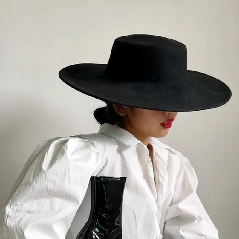 Fedora Hat Men Women Wide Brim 10cm Flat Top Jazz Cap for Wedding Church Party Outdoor Winter Western Costume Solid Color
Fedora Hat Men Women Wide Brim 10cm Flat Top Jazz Cap for Wedding Church Party Outdoor Winter Western Costume Solid Color