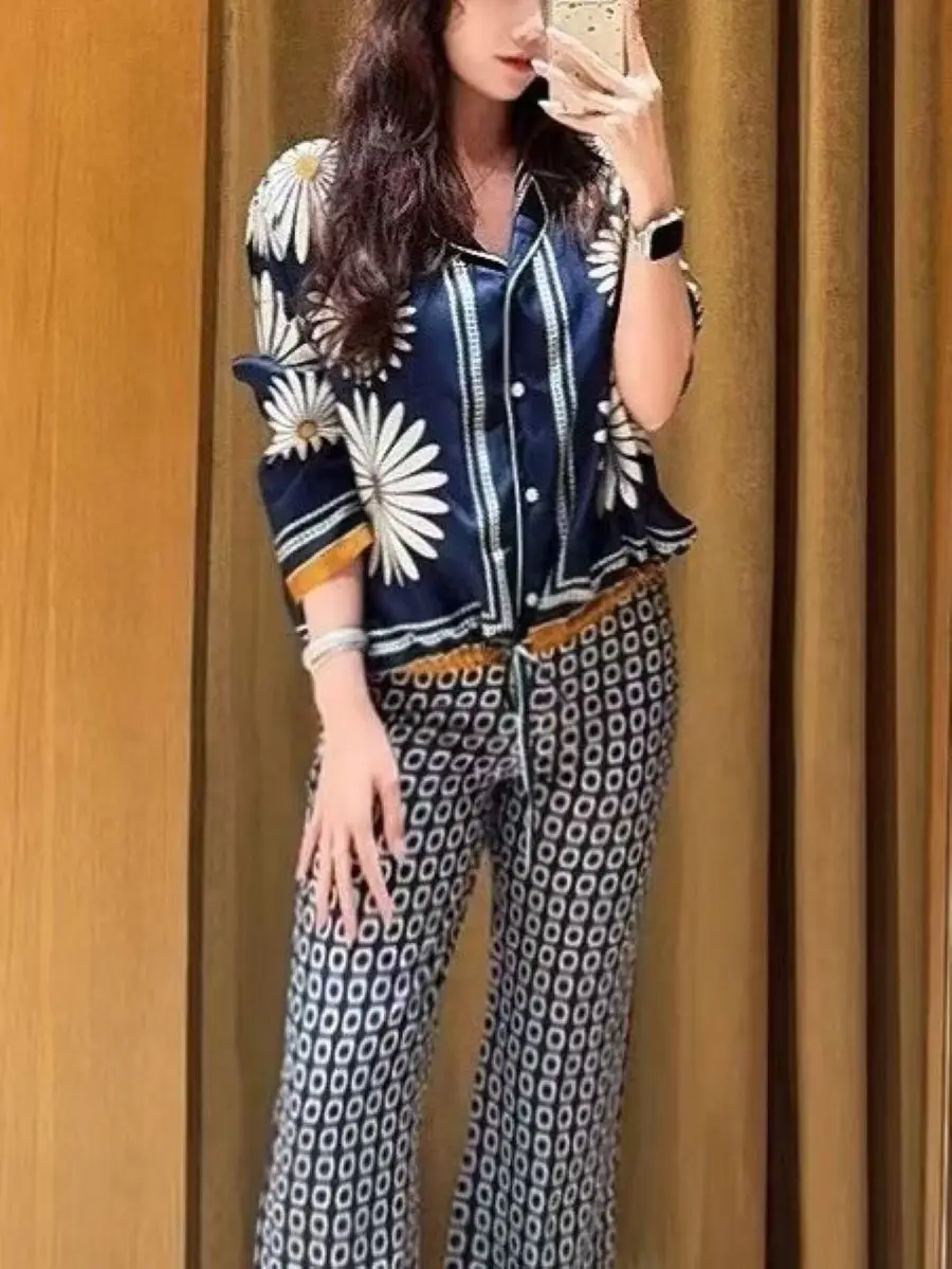 Женская свободная блузка с принтом ромашек, отложным воротником, длинным рукавом, на одной пуговице, винтажный стиль, ранняя весна 2026
Женская свободная блузка с принтом ромашек, отложным воротником, длинным рукавом, на одной пуговице, винтажный стиль, ранняя весна 2026