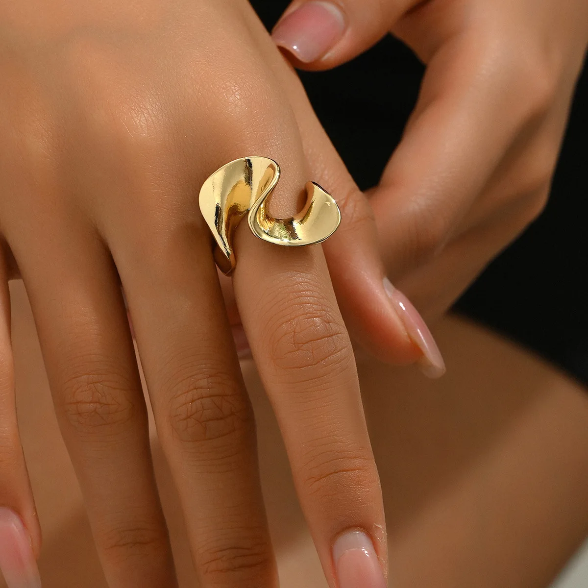 Minimalist Sweet Finger Ring, Plated Open Adjustable Design, Niche & Versatile Band, Perfect for Daily Wear & Gifting
Minimalist Sweet Finger Ring, Plated Open Adjustable Design, Niche & Versatile Band, Perfect for Daily Wear & Gifting