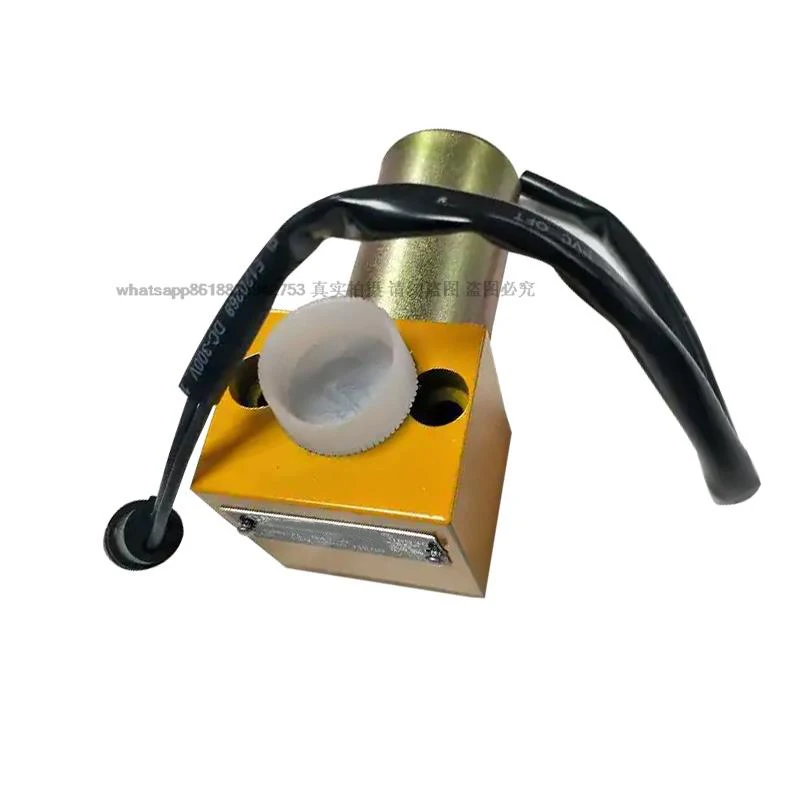 139-3990 5I-8368 Hydraulic Pump Solenoid Valve for CAT E320B E320C E330 320B 320C 330 Excavator Repair Parts
139-3990 5I-8368 Hydraulic Pump Solenoid Valve for CAT E320B E320C E330 320B 320C 330 Excavator Repair Parts