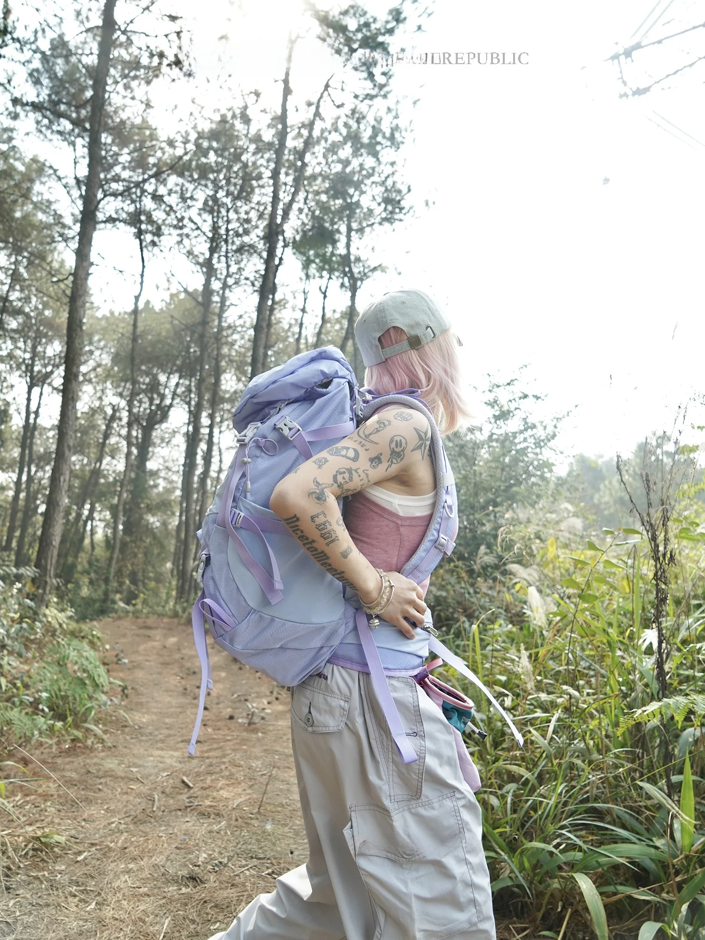 Outdoor Camping Hiking Waterproof Large Capacity 45L Double Shoulder Backpack Floating Carry Mountain Climbing Bag Unisex
Outdoor Camping Hiking Waterproof Large Capacity 45L Double Shoulder Backpack Floating Carry Mountain Climbing Bag Unisex