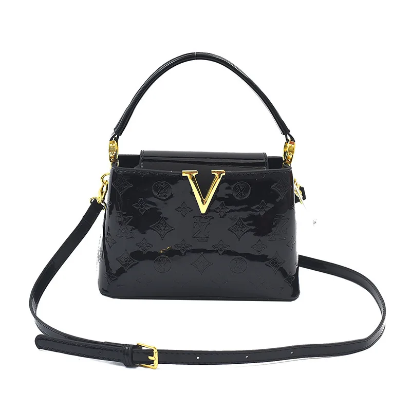 2025 Red Bridal Tote Bag Glossy PU Leather Adjustable Crossbody Shoulder Purse forWedding Party Evening Formal Occasions Elegant
2025 Red Bridal Tote Bag Glossy PU Leather Adjustable Crossbody Shoulder Purse forWedding Party Evening Formal Occasions Elegant