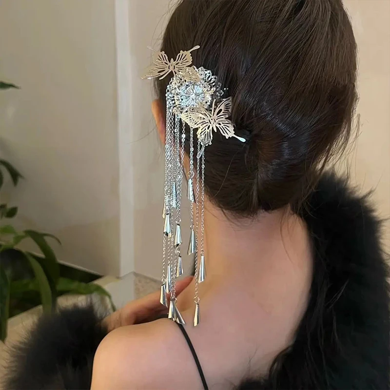 Butterfly silver fringed hairpin female disc hair headdress u-shaped hairpin hairpin
Butterfly silver fringed hairpin female disc hair headdress u-shaped hairpin hairpin